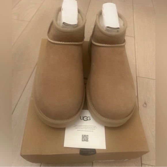 NIB UGG Ultra Mini Boots- Beige - Picture 5 of 8